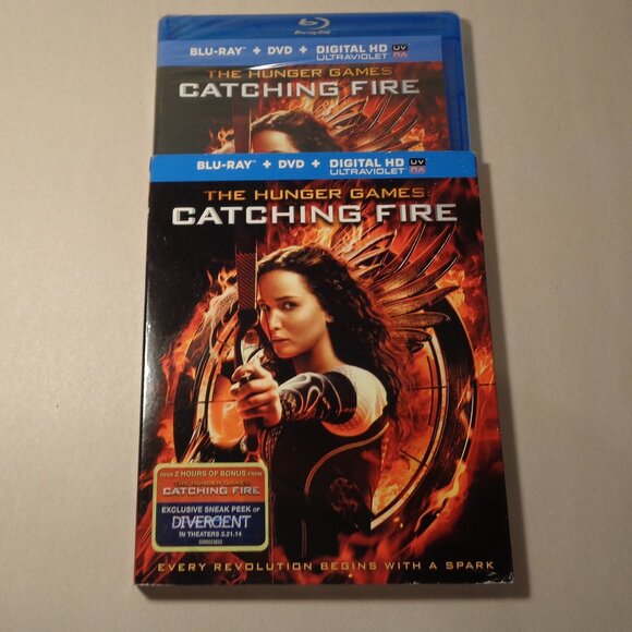 HUNGER GAMES Catching Fire / New Blu-ray Disc + DVD  + Digital HD Ultraviolet - Picture 1 of 10